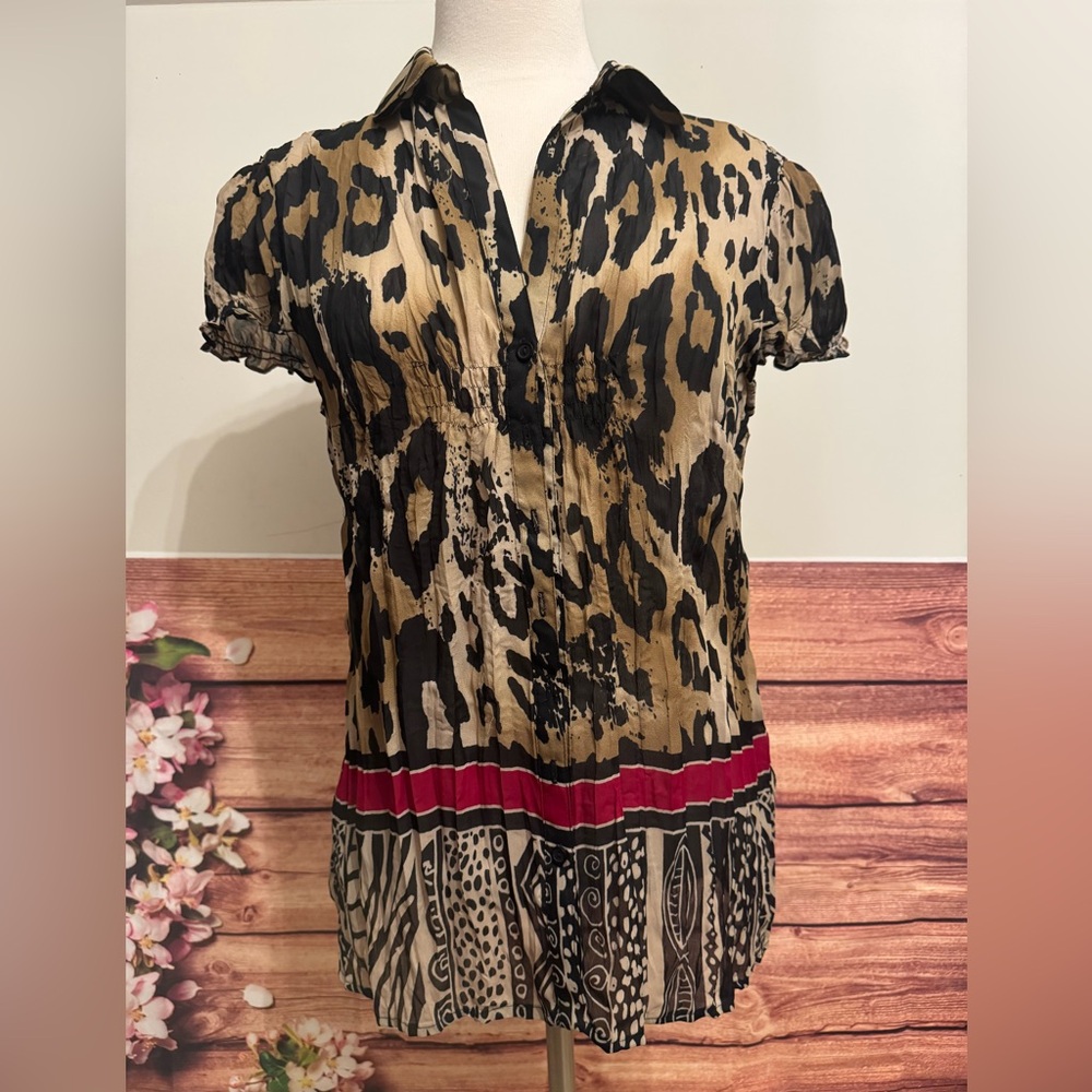 Sunny Leigh Leopard Print Blouse Medium Pleated Button Front Red Accent Stripe